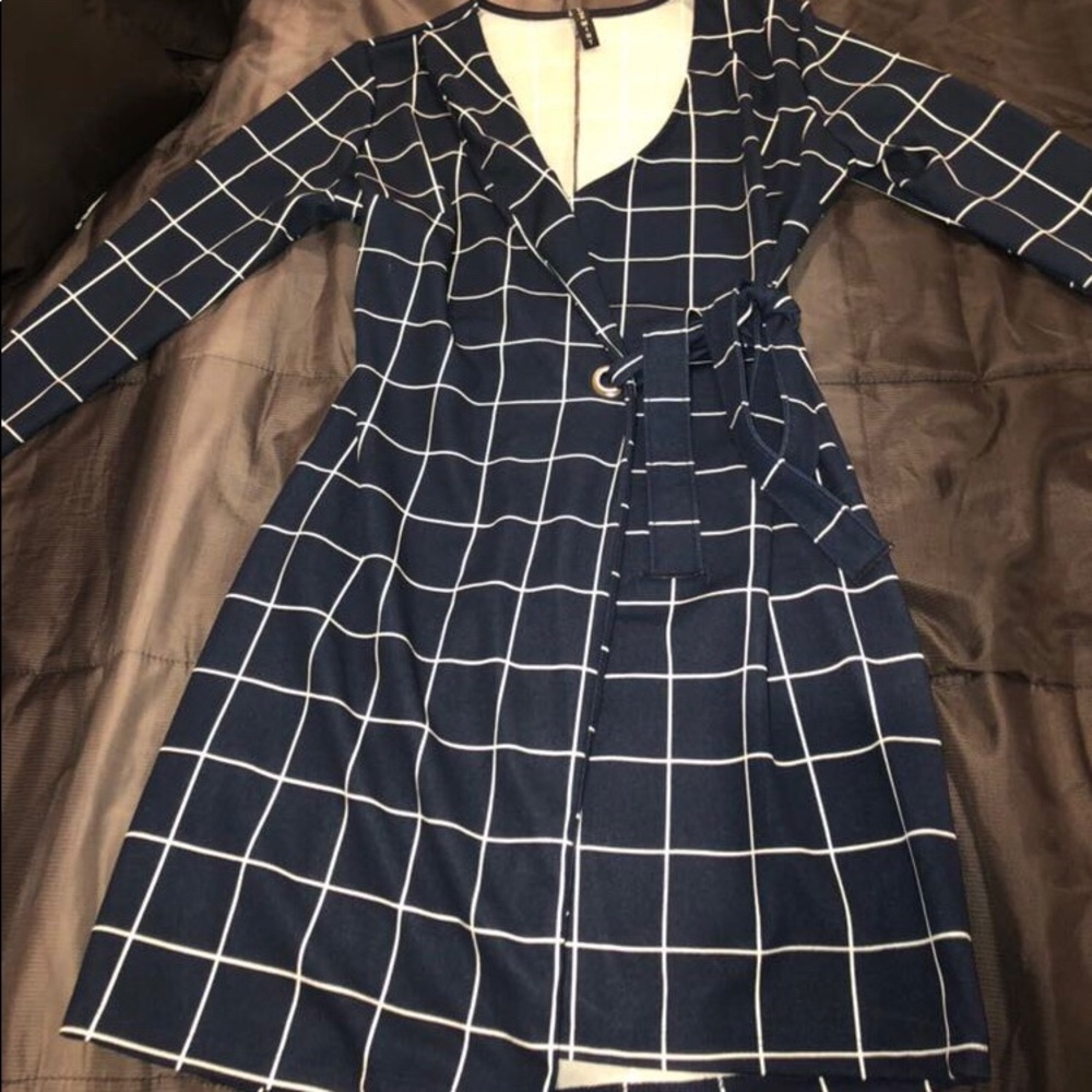 Mini dress - Picture 3 of 8